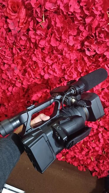 Videokameralar: Sony NXCAM HXR-NX5U/5 (seriya) peşəkar videokamera Xüsusiyyətlər: - G — 2