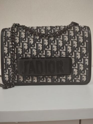 Çantalar: Çiyin çantası, Dior, İşlənmiş — 1