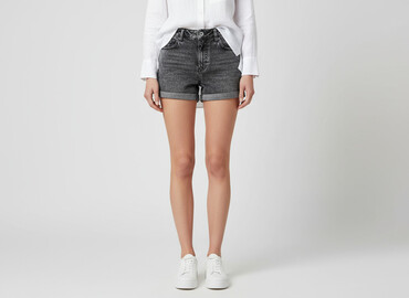 krótkie jeansowe spodenki z wysokim stanem podarte: Bershka, Szorty damskie, rozmiar XS