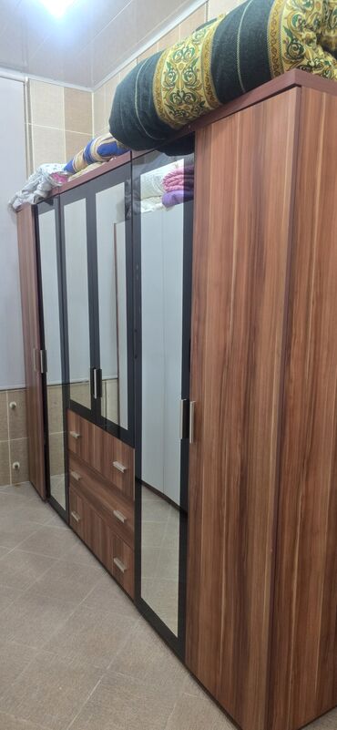 işkaflar: İşlənmiş, Açılan, 6 qapı Düz dolab, Şifonyer, Azərbaycan