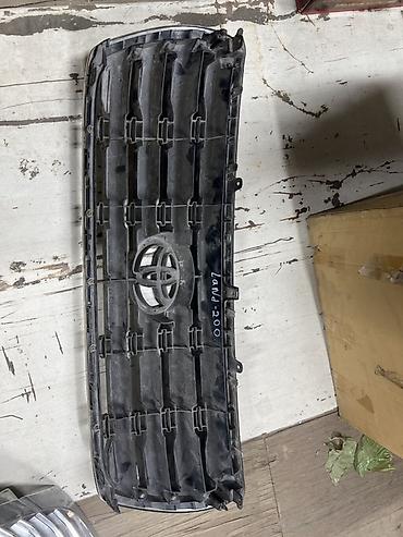 lend cruizer: Решетка радиатора Toyota 2008 г., Б/у, Оригинал — 3