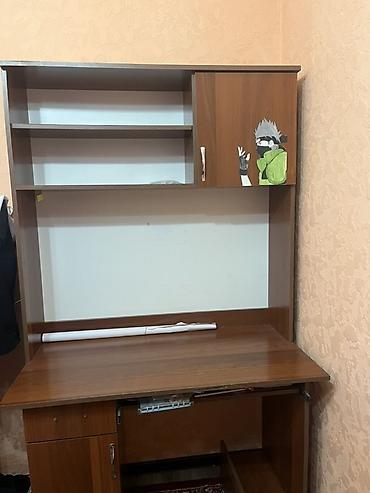 Компьютерные столы: Стол для учебы состояние 8/10 из минусов только ручки не хватает а так — 5