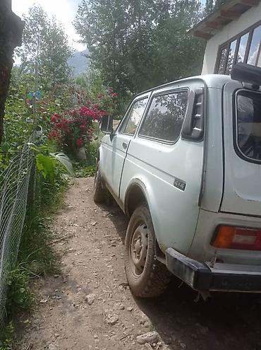 ВАЗ (ЛАДА): ВАЗ (ЛАДА) 4x4 Niva: 1980 г., 1.7 л, Кол менен иштөөчү, Бензин, Седан — 3