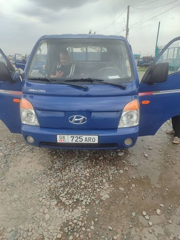 срочно срочно продаю машина: Hyundai Porter: 2010 г., 2.5 л, Механика, Дизель