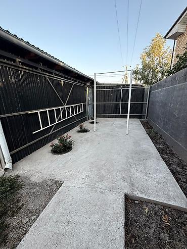 Продажа коттеджей и домов: 3 комнаты, 70 м², 5 соток, Бишкек — 9
