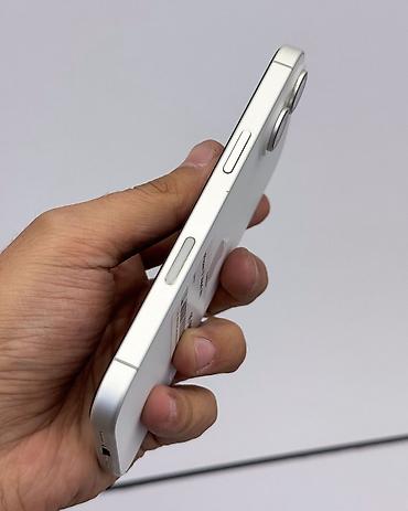 apple 16e: IPhone 17, Б/у, 256 ГБ, White Titanium, Защитное стекло, Чехол, В рассрочку, 90 % — 5