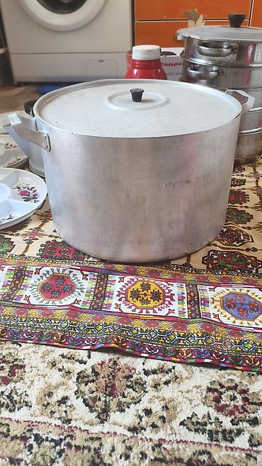 Большая алюминиевая кастрюля с крышкой. - Материал: пищевой алюминий