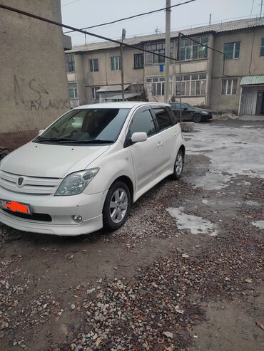 Toyota: Toyota ist: 2003 г., 1.5 л, Автомат, Бензин, Хэтчбэк