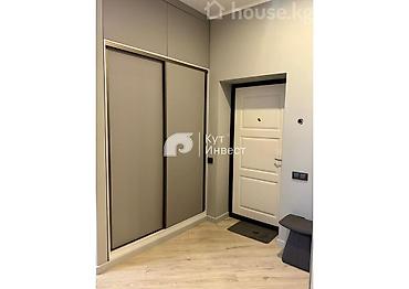 Продажа квартир: 3 комнаты, 82 м² — 18