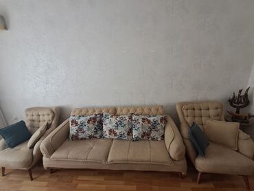 SevilDivan kreslo dəsti 500₼. Yeni alınıb. Açılır,baza yoxdur. Ünvan
