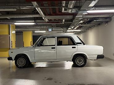 VAZ (LADA): VAZ 2107 “Classic” sedan - Kuzov: 4 qapılı, ağ rəng, sadə və düz — 15