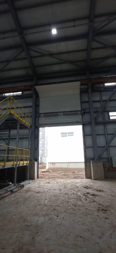 Откатные ворота: Металлические гаражные ворота серого цвета с горизонтальными панелями at lalafo.kg — 13 Откатные ворота: Металлические гаражные ворота серого цвета с горизонтальными панелями — 13