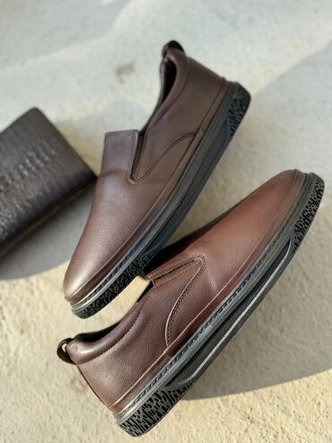 Кроссовки и спортивная обувь: Мужские кроссовки, 43, Новый, цвет - Черный, Платная доставка — 3