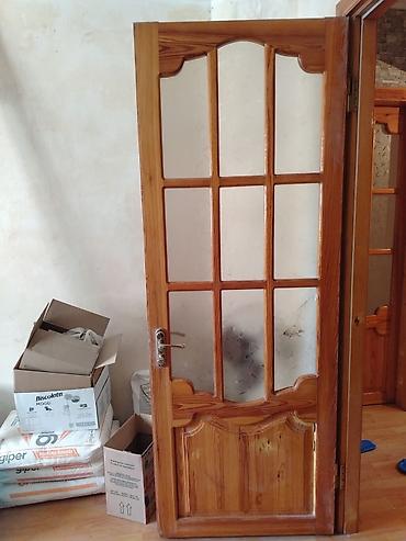 Şüşəli taxta otaq qapısı - Material: təbii ağac (laklı səth)