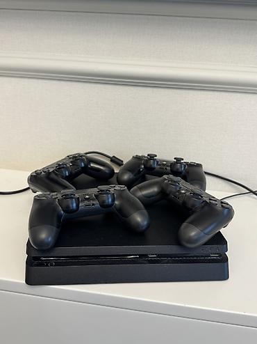 Sony PlayStation 4 Slim oyun konsolu * Model: PS4 Slim * Rəng: Jet