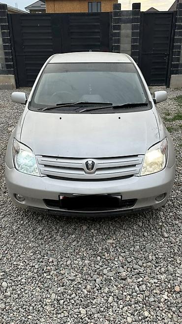 Toyota: Toyota Ist: 2004 г., 1.3 л, Автомат, Бензин, Хетчбек — 2