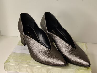 обувь женская 40 размер: Туфли 40, цвет - Серебристый