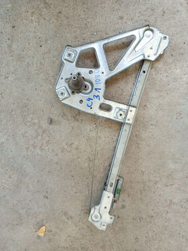 Другие детали салона: C4 — 8