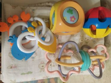 детские игрушки погремушки: Погремушки качественные! ребёнок не играл. по 100 сом за шт