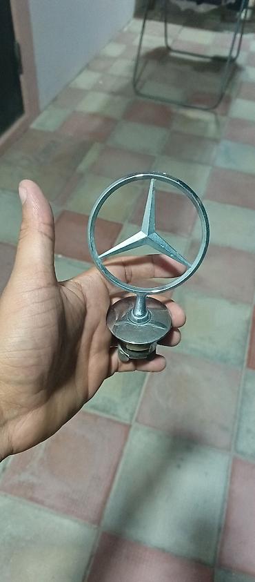 Mercedes-Benz kapot emblemi - Klassik üçşaxəli ulduz dizaynı, dairəvi