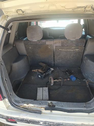 жел кайык: Daihatsu Pyzar: 2000 г., 1.6 л, Кол менен иштөөчү, Бензин, Универсал — 7