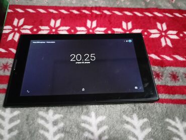 nadzorna kamera sa sim karticom: Tablet Tesla sa dve kartice i memoriska tablet je ocuvan stanje se