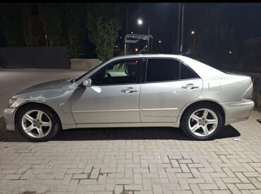 продаю тайота альфард: Автомобиль Toyota Altezza 2002 года выпуска, представленный в