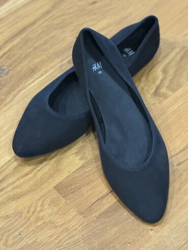 милицейские туфли: Балетки H&M замшевые, новые 39 размер, подойдут на 38 размер