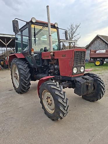Specijalizovana tehnika: Na prodaju Belarus 820 1996 godište, u dobrom stanju. 5300 radnih sati — 4