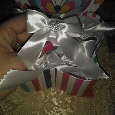 Svadbena oprema: Cvetna traka za kosu sa velom, idealna za posebne prilike. Traka je — 24