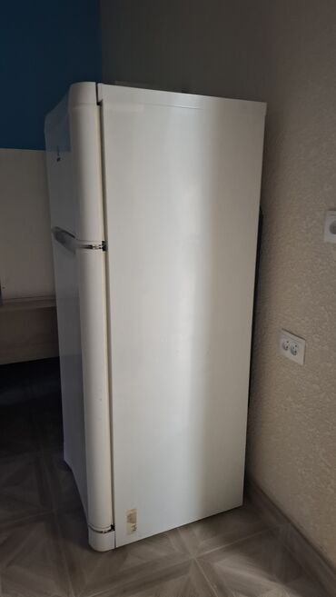 самакатар: Холодильник Indesit, двухкамерный, белый. Основные особенности: -