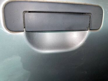 запчаст ауди 100: Ручка двери внешняя Audi A4 B5 1.6 БЕНЗИН 1999 задн. прав. (б/у)