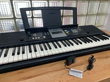 Yamaha PSR-E223, в отличном состоянии, синтезатор с обучающей системой