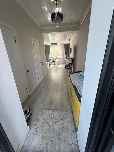 Продажа коттеджей и домов: 🏡 **Продается 2-этажный дом в ж/м Ала-Тоо-1!** ✨ **200 м² | 5 соток | at lalafo.kg — 15 Продажа коттеджей и домов: 🏡 **Продается 2-этажный дом в ж/м Ала-Тоо-1!** ✨ **200 м² | 5 соток | — 15