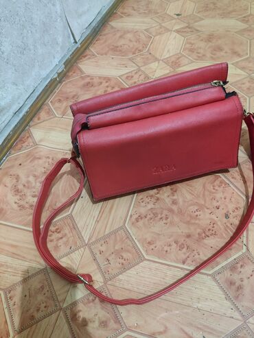 сумку zara: Сумка красная Zara, в хорошем состоянии 500 сом