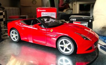 Avtomobil modelləri: Коллекционная модель Ferrari California T Open Red 2014 BBurago Scale — 17