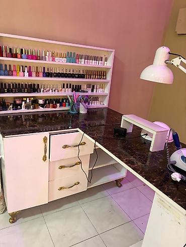 Digər salon, tibbi mebel: Manikur masasi 150 Azn. Unvan Sahil qes. Shirin x. 9844 — 1