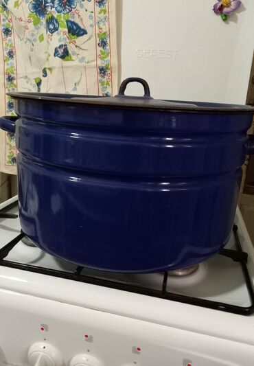 большие чашки: Продаю кастрюля большая б/у 550 сом