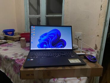 Masaüstü kompüterlər və iş stansiyaları: İşlənmiş ASUS Vivobook, 17.3 ", Intel Core i5, 1 TB