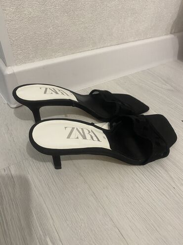 обувь zara: Новые Zara 36. На маленьком каблучке!