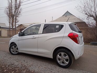 Chevrolet: Chevrolet Spark: 2016 г., 0.1 л, Автомат, Бензин, Хэтчбэк — 3
