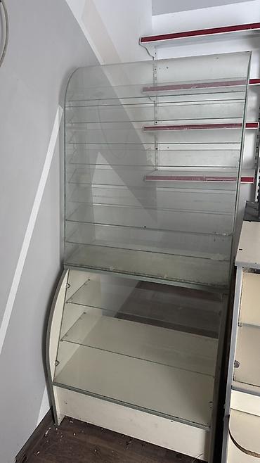 Прилавки: Торговое оборудование для магазина Состав: - Прилавок-витрина с — 2