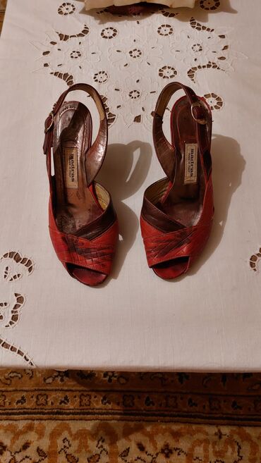 bcbg sandals: Sandale, 37.5