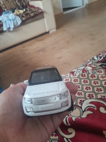 Oyuncaqlar: Rang rover suvenir