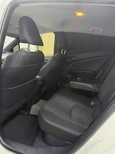 Toyota: Toyota Prius: 2017 г., 1.8 л, Гибрид, Лифтбек — 7