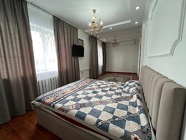 Продажа коттеджей и домов: Продаётся дом 	•	Площадь: ~220 м² 	•	Участок: 5 соток 	•	2 этажа — 18