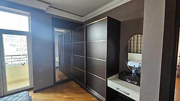 3 otaqlı: İcarəyə verilir 3 otaqlı yeni tikili 150 m², 20 Yanvar m. Kateqoriya — 10
