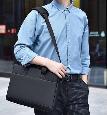 Чехлы и сумки для ноутбуков: Сумка для ноутбуков с диагональю 15,6 дюймов (#024). Изготовлена из — 10