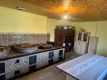 Продажа коттеджей и домов: Продаётся отдельный жилой дом с двориком и навесом для авто. - — 13