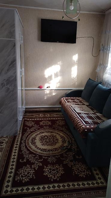 Продажа коттеджей и домов: Дом из пяти комнат имеется хоз постройки сарай на 10 голов, два — 21